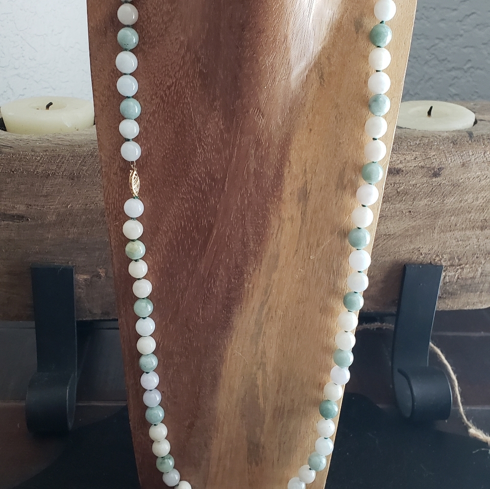 Vintage Jadeite bead necklace